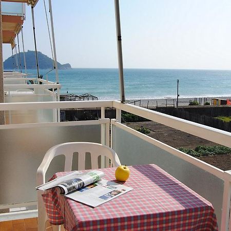 Residence Riviera Albenga Buitenkant foto