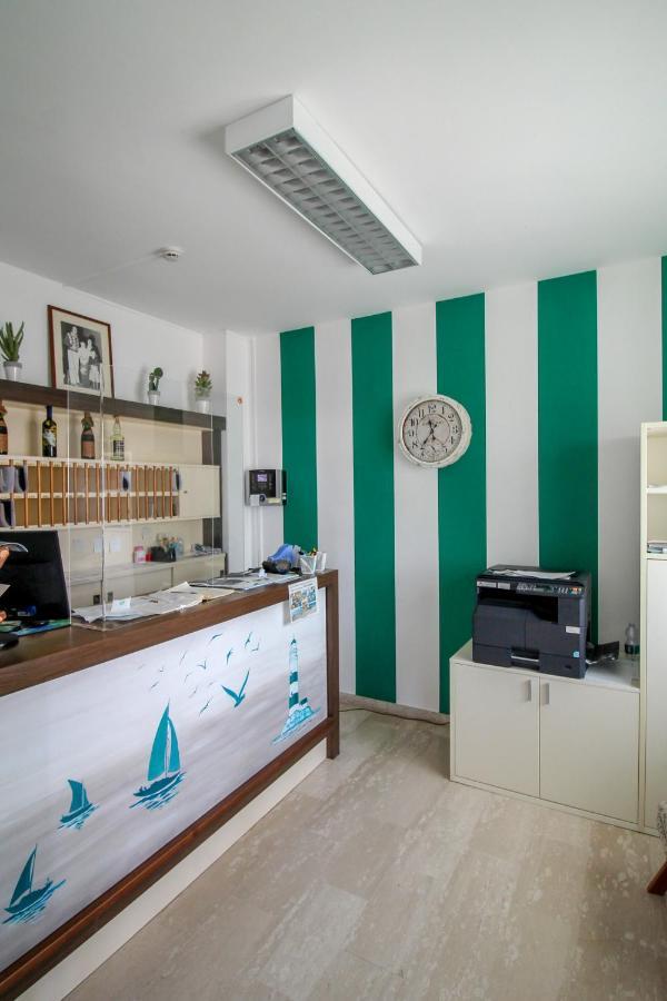 Residence Riviera Albenga Buitenkant foto