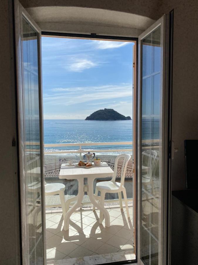 Residence Riviera Albenga Buitenkant foto