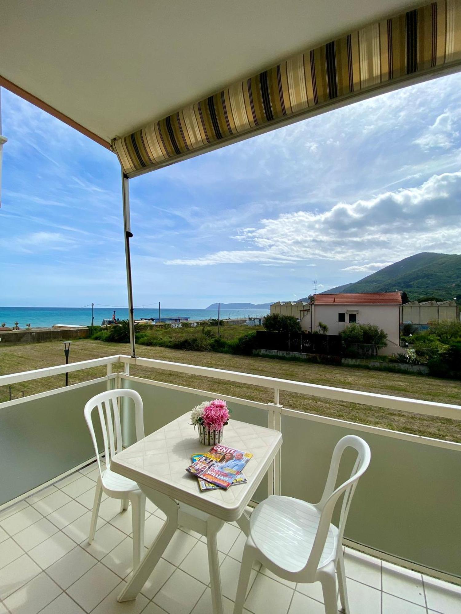 Residence Riviera Albenga Buitenkant foto