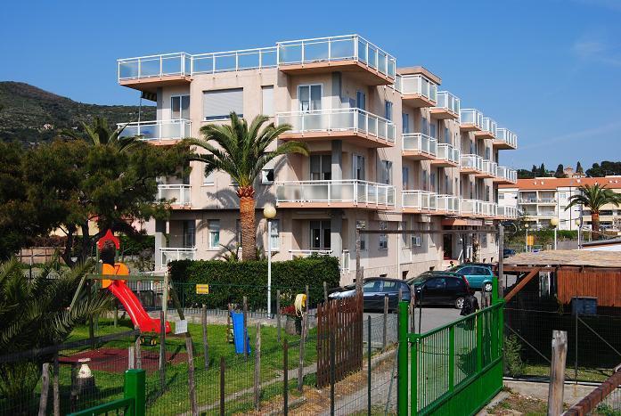 Residence Riviera Albenga Buitenkant foto